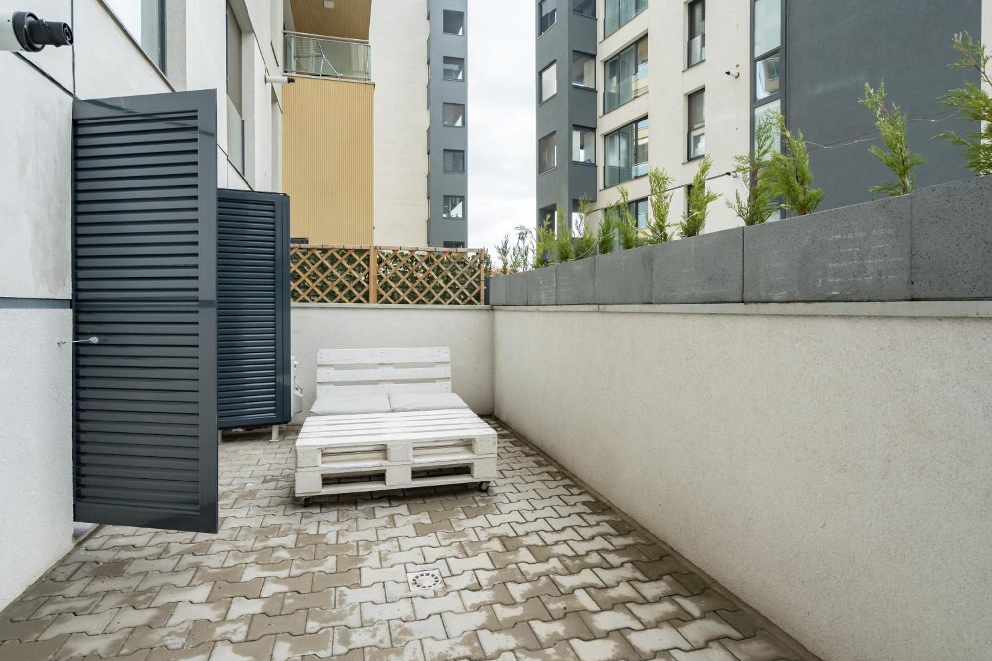 Papini'S Apartment -Apartment With Big Terrace Букурещ Екстериор снимка